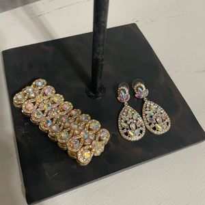 Bracelet and earring set
